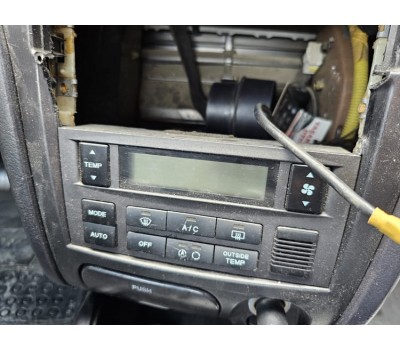 Hyundai Elantra çıkma klima paneli
