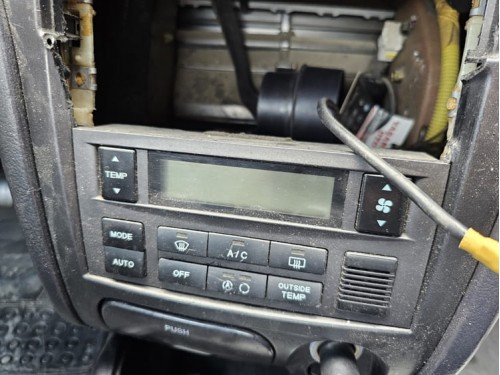 Hyundai Elantra çıkma klima paneli