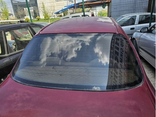 Hyundai Accent Yumurta Kasa çıkma arka cam